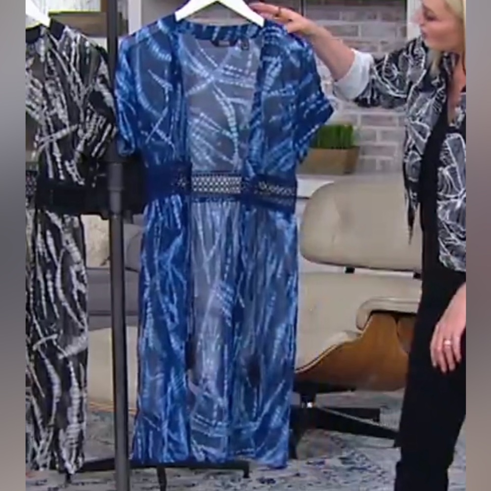 Dennis Basso Printed Chiffon Duster with Lace Detail. Blue X-Large/NEW